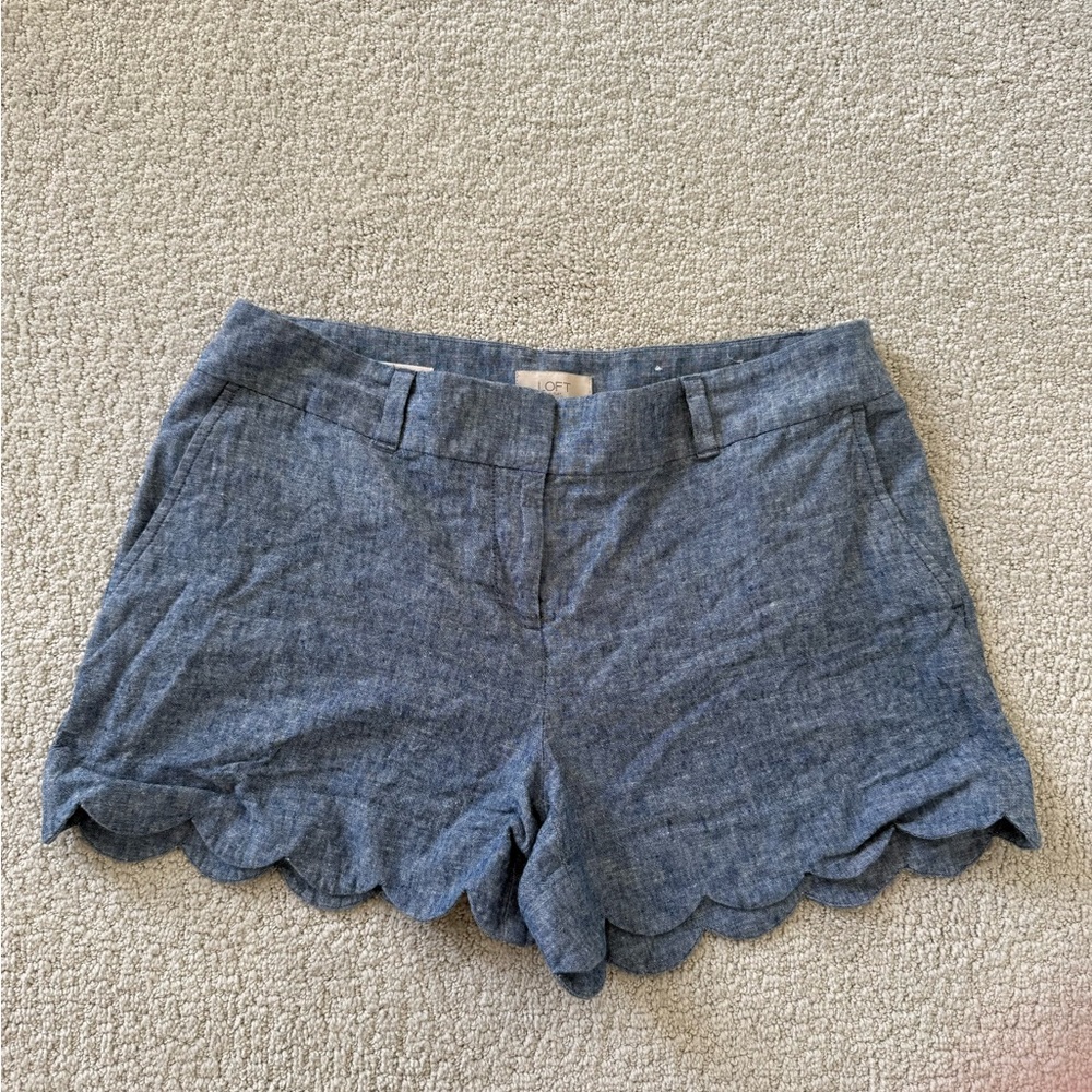LOFT Blue Chambray Chino Shorts Scalloped Hem Size 8 Cotton Preppy Cute